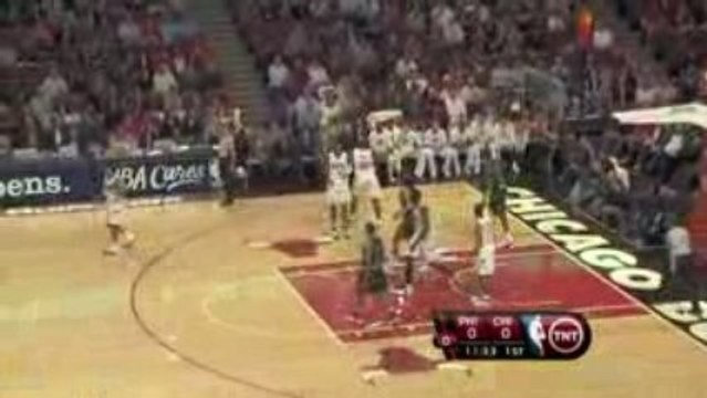 NBA Samuel Dalembert Bock this shot back to the fans.