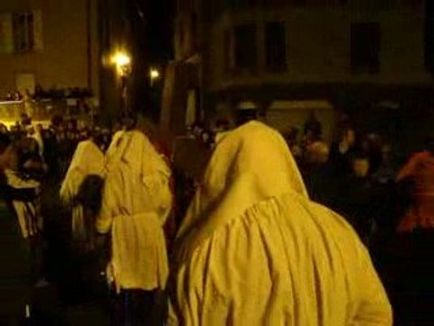 LA PROCESSION DES PENITENTS A SAUGUES (03)