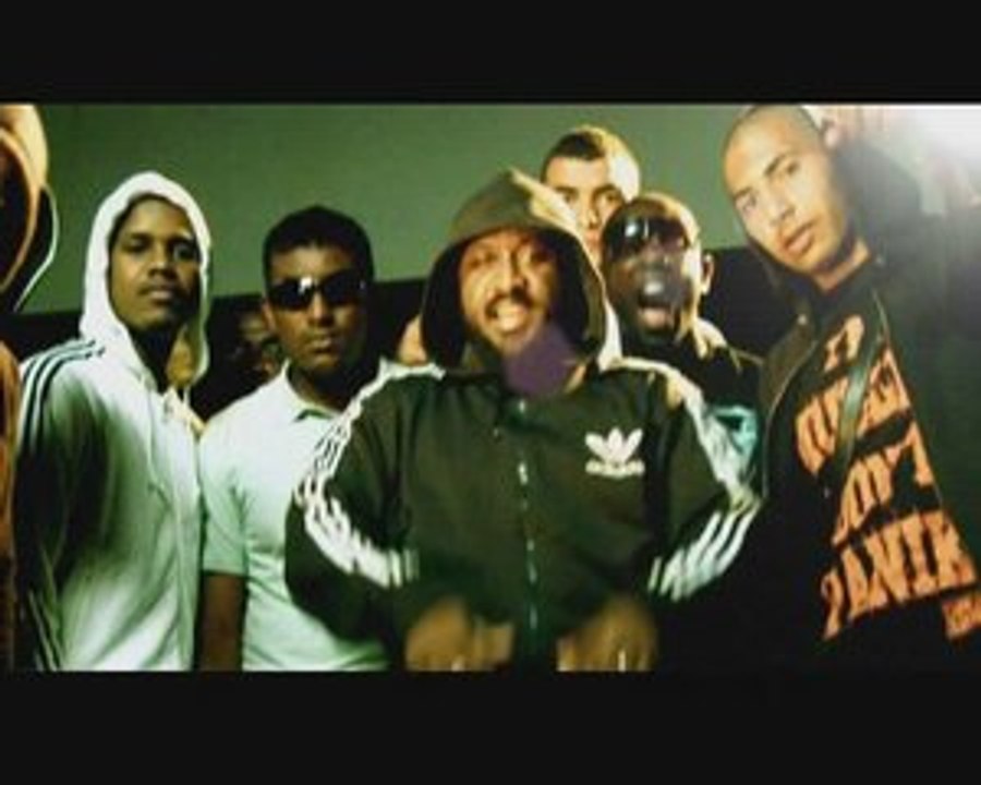 CARPE DIEM: TETES CAPUCHEES