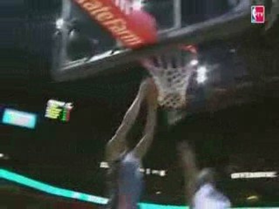 Shannon Brown Throws Down the Oop from D.J._Augustin