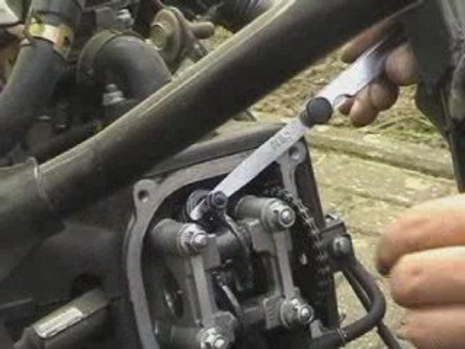 Scooter24.TV - Ventileinstellung an einem 4-Takt-Roller