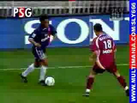 Football - Ronaldinho Gestes Techniques