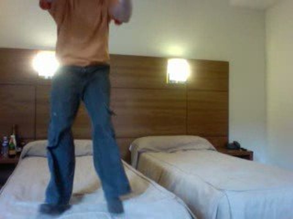 Swantons bombs dans un hotel