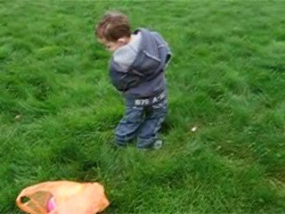 noa a la chasse aux oeufs (bis)