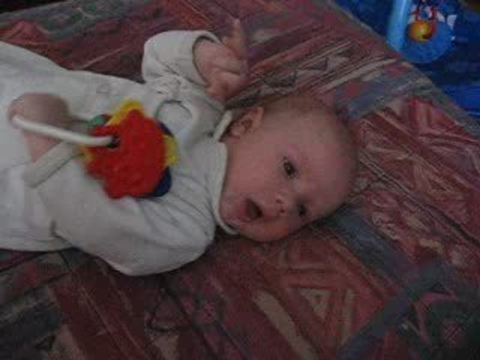 Nathan et son hochet