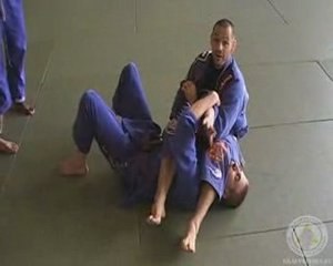 11 Gi Juji Gatame