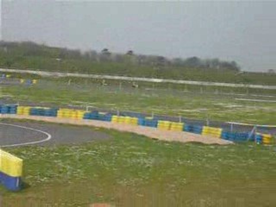 Séance d'essai sur le circuit d'Angerville