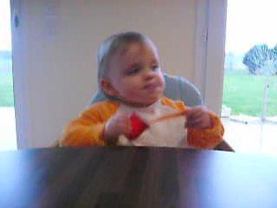 Je mange toute seule