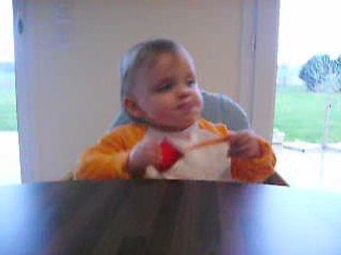 Je mange toute seule