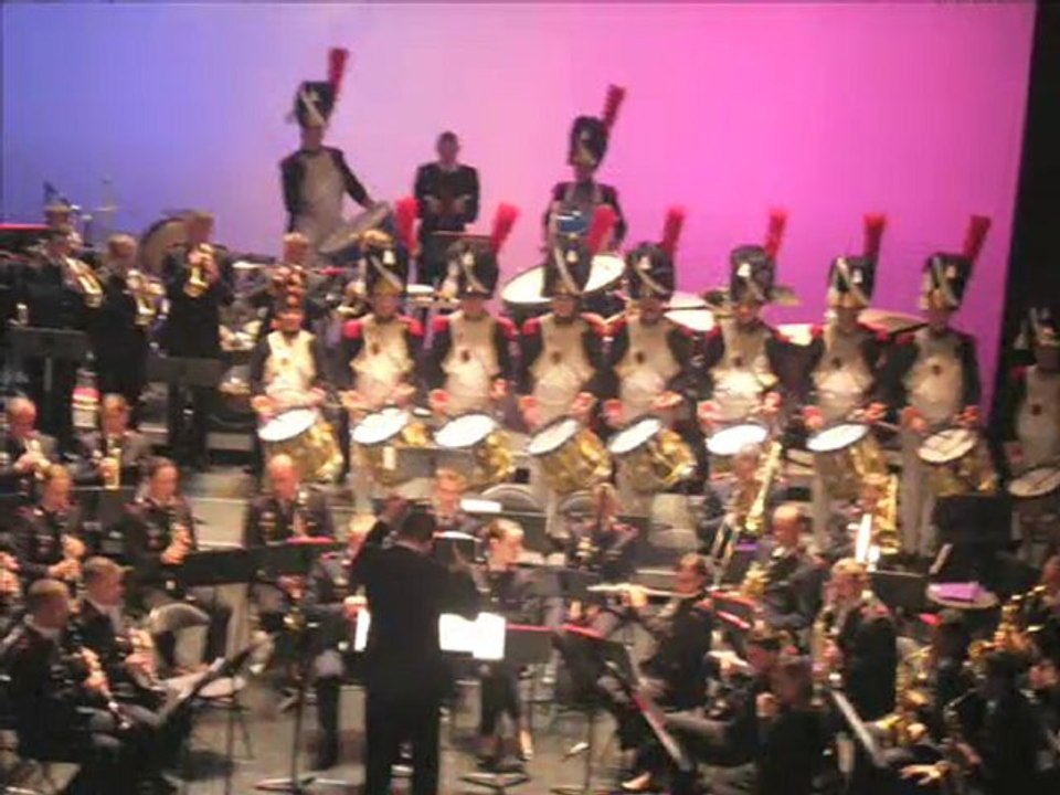Musique BSPP - Tambours BGHA "La marche des bonnets à poils"