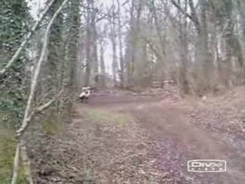 Régis fait de la moto cross