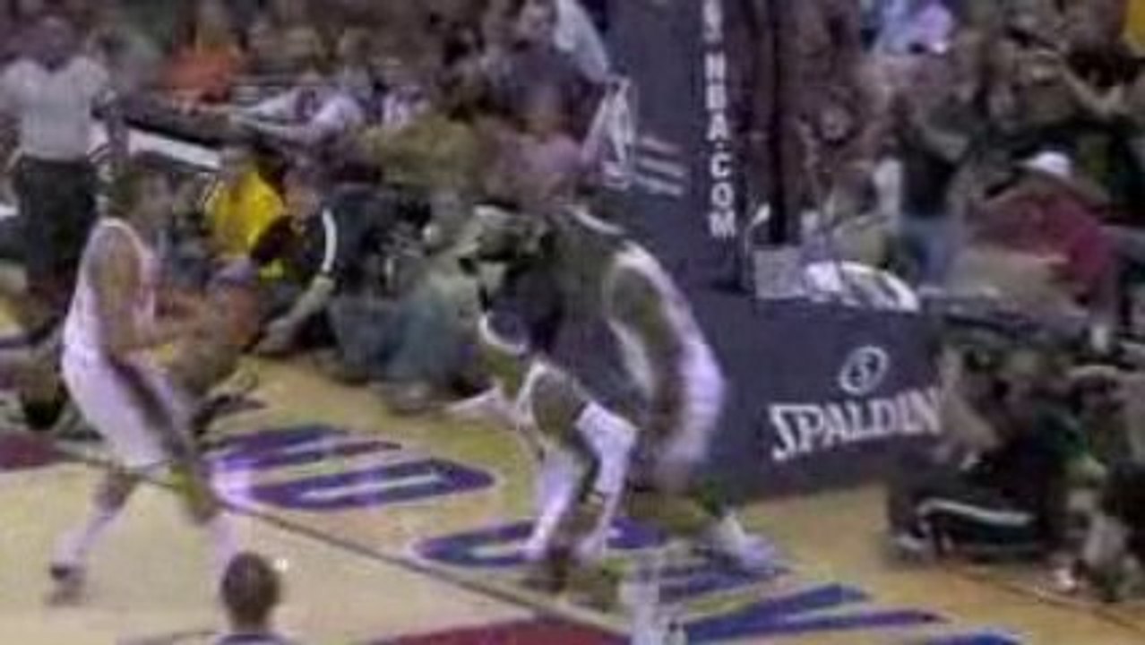 Nba Lebron James big Block on Ray Allen 12/04/2009