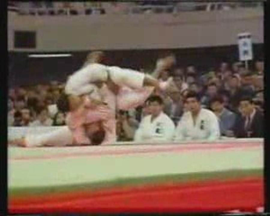 Sode Tsuri Komi Goshi