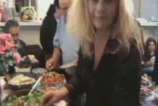 חצי הראשון של מסיבת ההפתעה של ברוריה