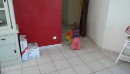 Clémence et le trotteur Lion