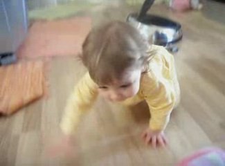 Charlayne et le couvercle de la poubelle