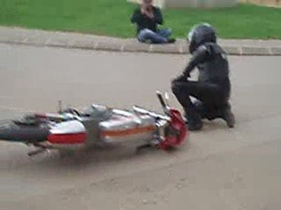 Caida en motos clasicas