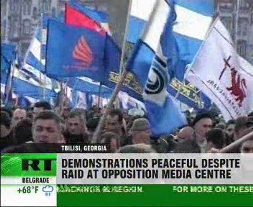 Thousands rally to oust Georgian president