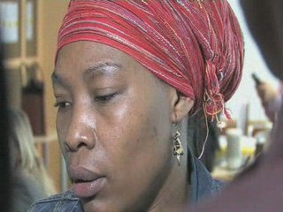 Des policiers au-dessus des lois ? Albertine Sow témoigne