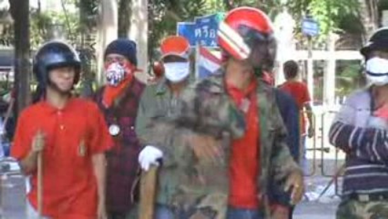 Preparatifs explosifs des "Rouges" en vue des affrontements