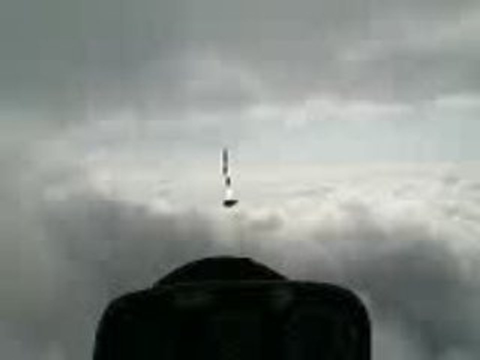 Vol en planeur au dessus des nuages