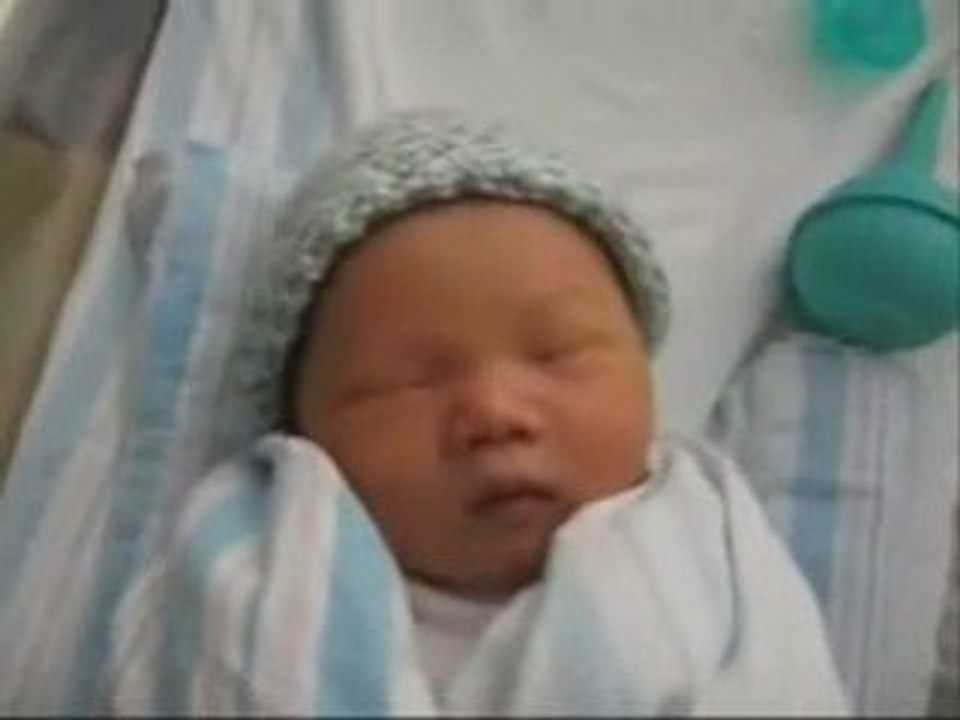 yeni doğan çocugun ilk sözleri