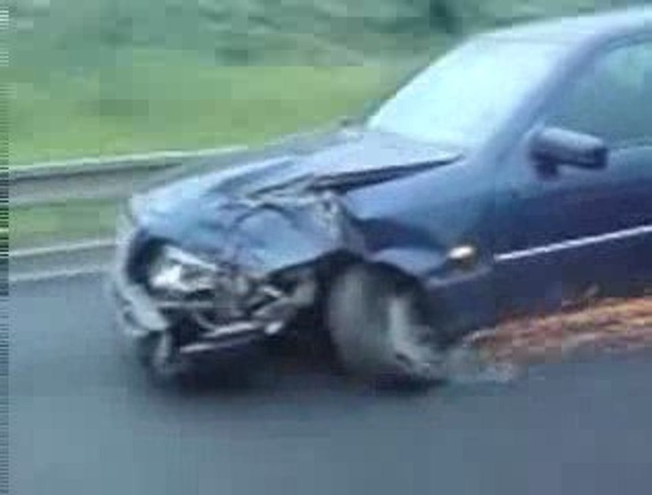 Hurda Mercedes'ten Harika Drift