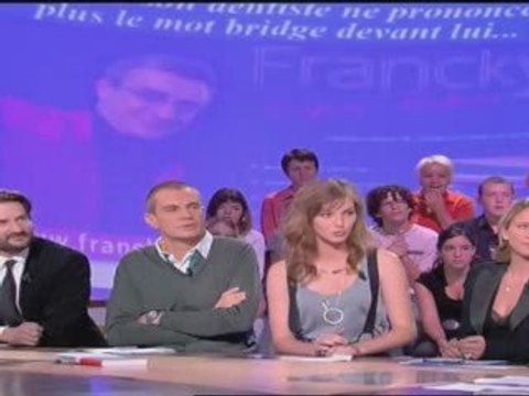 ANIMATION MARIAGE MAGIE POUR ENTREPRISE MAGICIEN CLOSE UP SEMINAIRE TABLE DE TRICHE POKER APPRENDRE LA MAGIE,