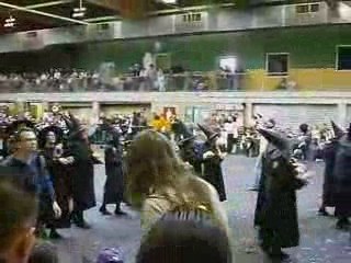 LA DANSE DES SORCIERES A LA CAVALCADE D AUVELAIS