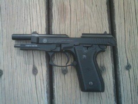 Présentation taurus pt99 CO² full et semi auto