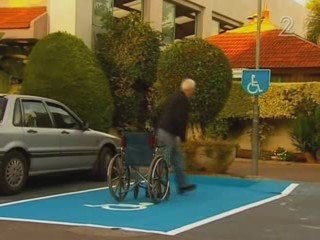 HANDICAP  ASTUCIEUX  (humour)