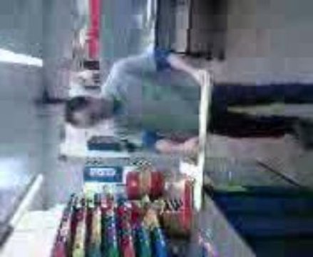 REGIS FAIT DU KARATE