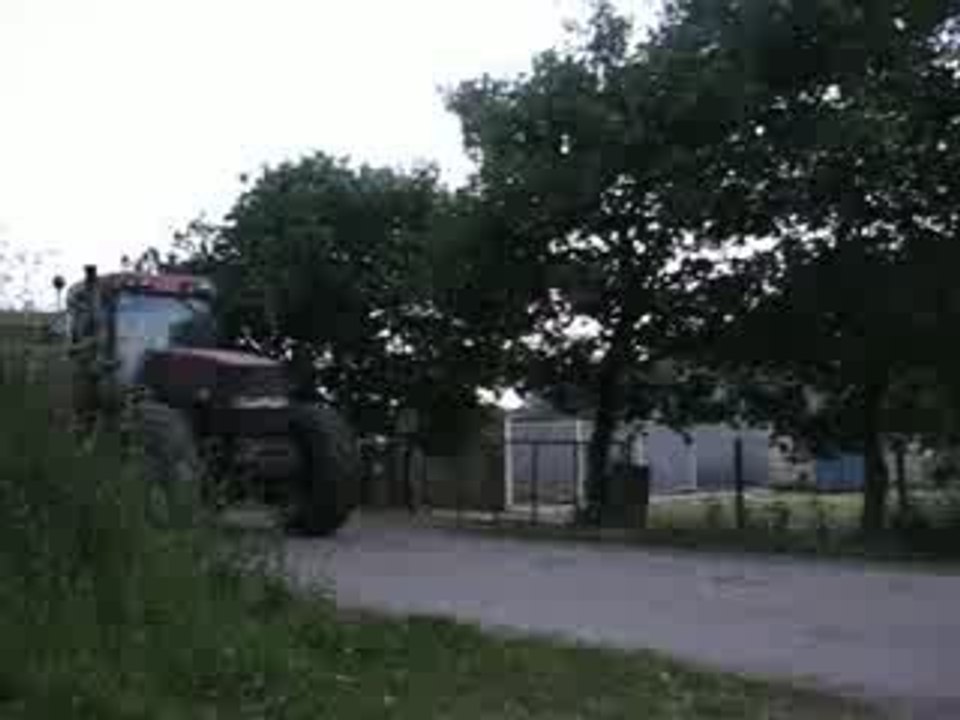 MX 110 et presse Claas Variant 280