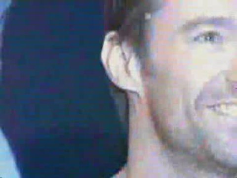 Jamie Foxx says sorry to Miley Cyrus