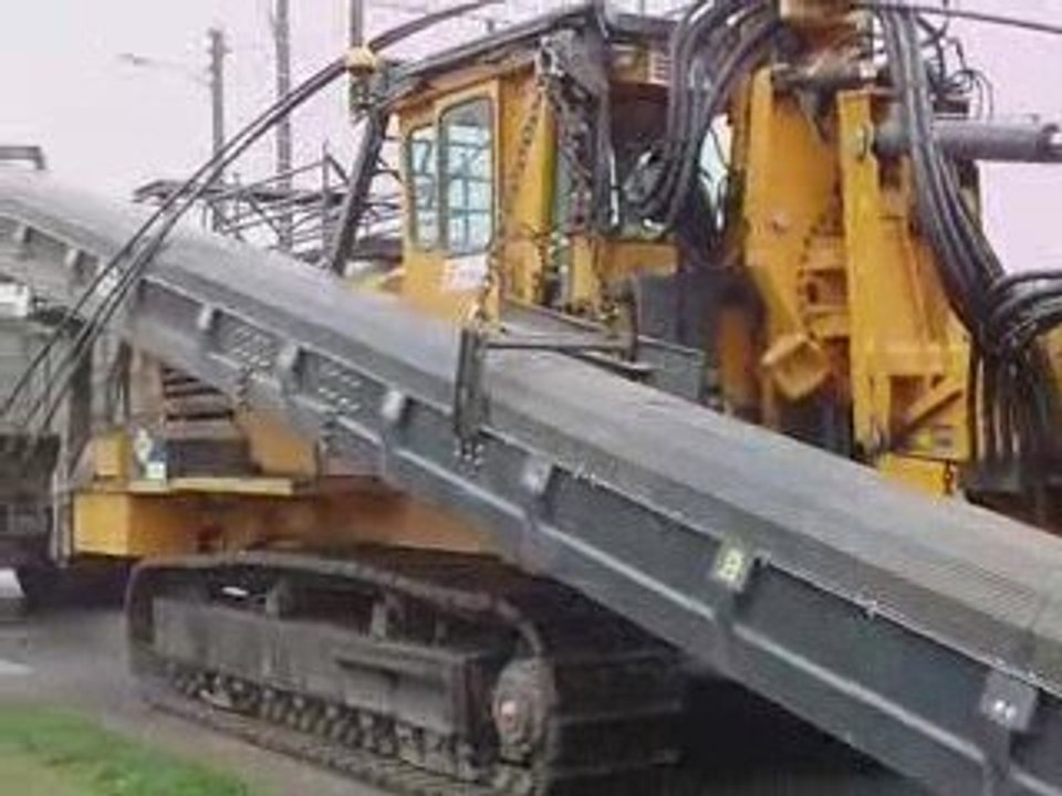 Passage de gaine de fibre optique