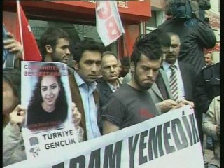 Beşiktaş'taki İstanbul Adliyesi Önünde Ergenekon Protestosu.