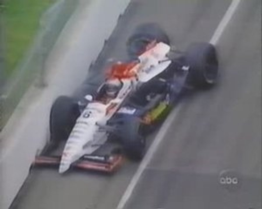 Indycar Surfers Paradise 1995  Andretti crashes on last lap
