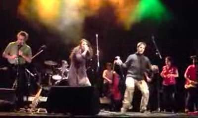 Lucie-Antoine "Ca sent le printemps"