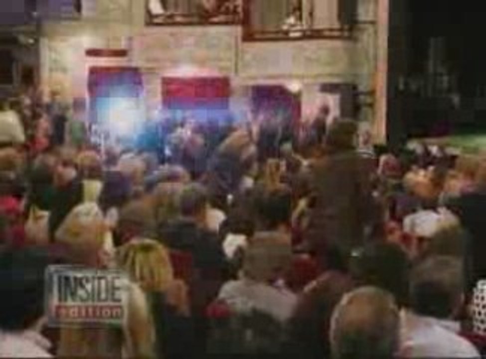 Inside Edition - Katie Holmes takes Broadway Opening Night