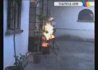 DETRAS DE LAS LLAMAS EN VUELVEME A QUERER