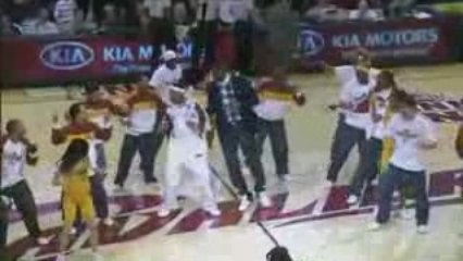 LeBron and Mo Williams Show Some Dance Moves