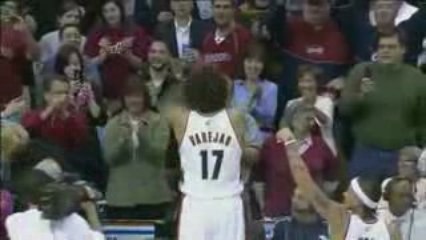 Anderson Varejao Imitates LeBron's Chalk Toss