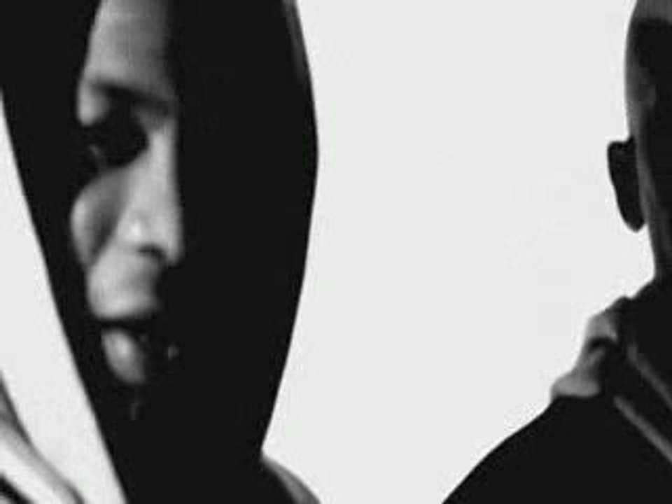 Al Feat Ekoué & Casey - Ca Fait Mal Quand Même