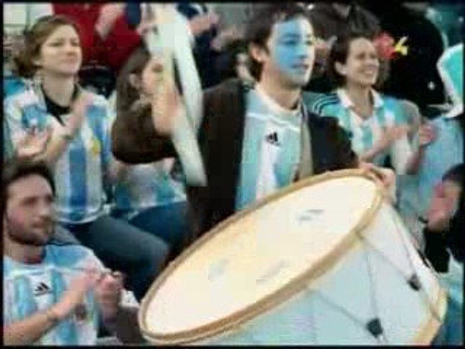 Messi_Skater__Tevez_con_garrocha