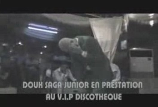 Saga junior préstation au V I P discothéque