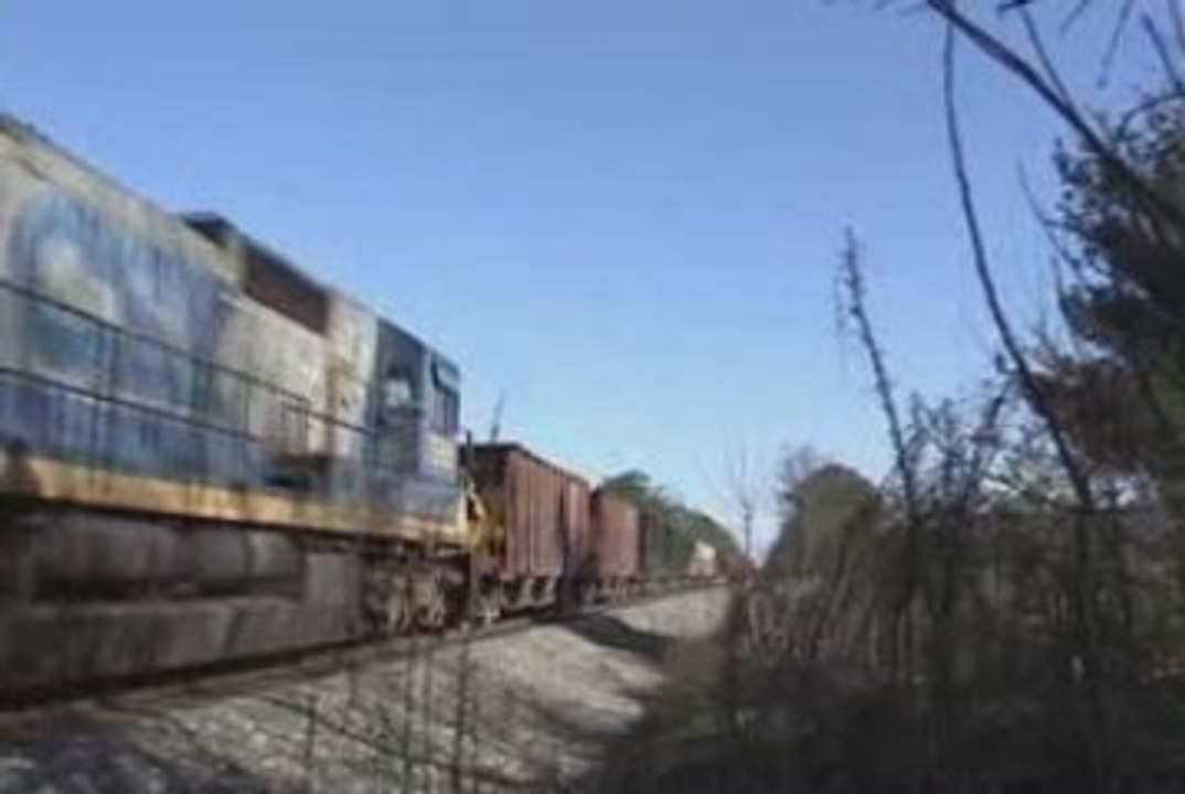 CSXT empty rock
