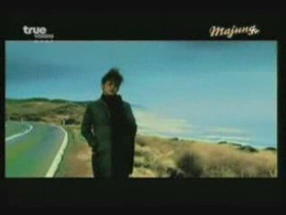 เพลง ใครคือเธอ เธอคือใคร #   ปาน ธนพร  & ดัง พันกร ^^