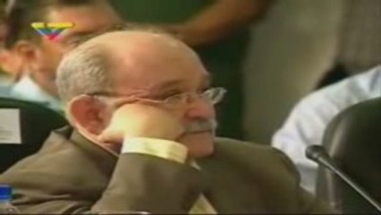 Hugo Chavez,lecture de la déclaration finale de l' ALBA