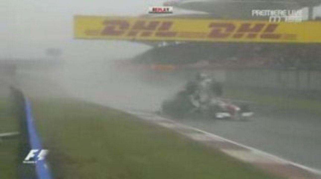 Kubica'nın Trulli'nin üstüne çıktığı an