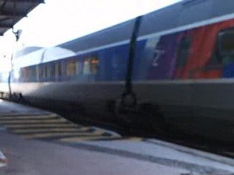 Tgv réseau en um avec un duplex passant à Solliès-pont